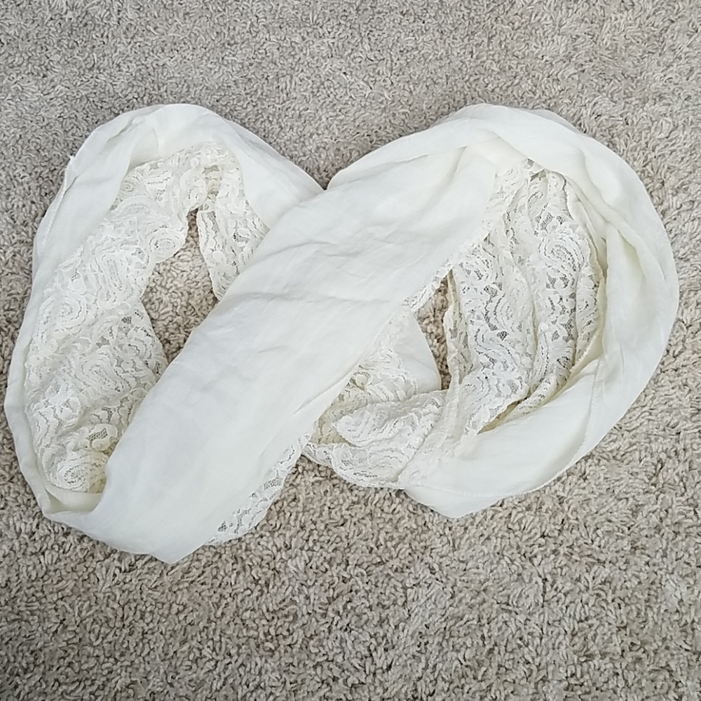 Lace scarf